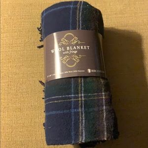 Wool blanket with fringe